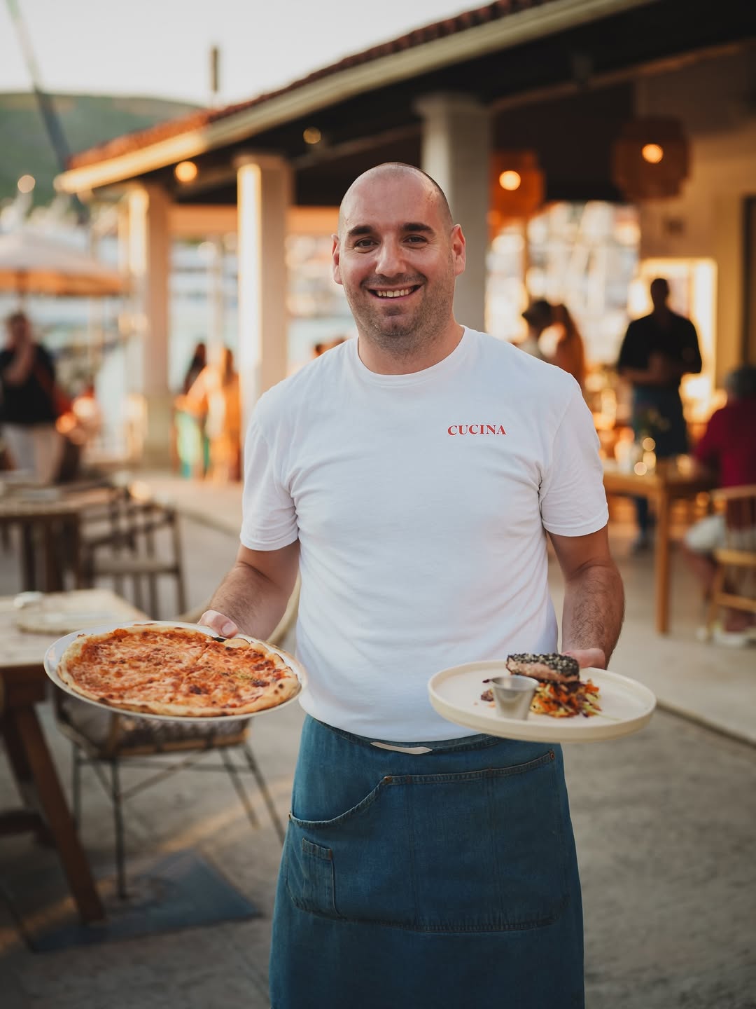 Cucina: professional staff and food photo