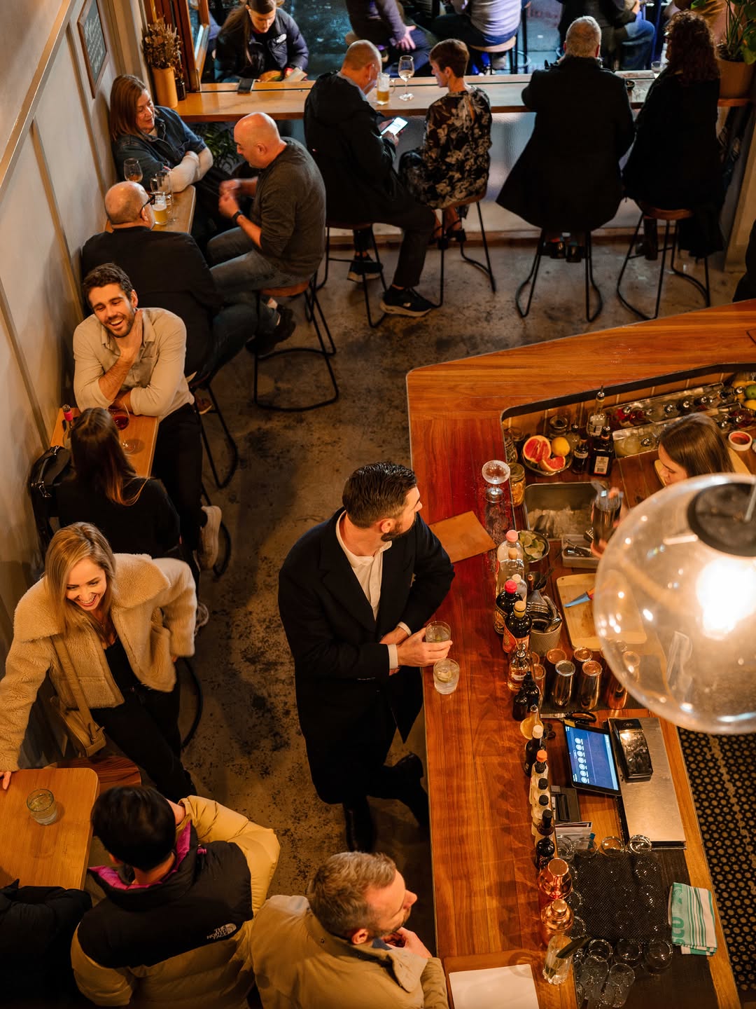 Alfred's Bar: vibrant bar atmosphere well
