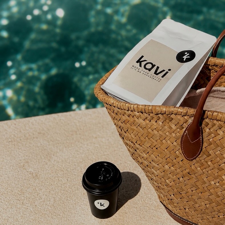 Kavi Specialty Coffee: aesthetically pleasing professional product shot