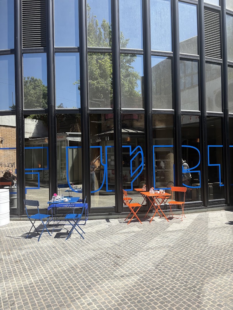 Furt caffe bar: clear photo of venue exterior