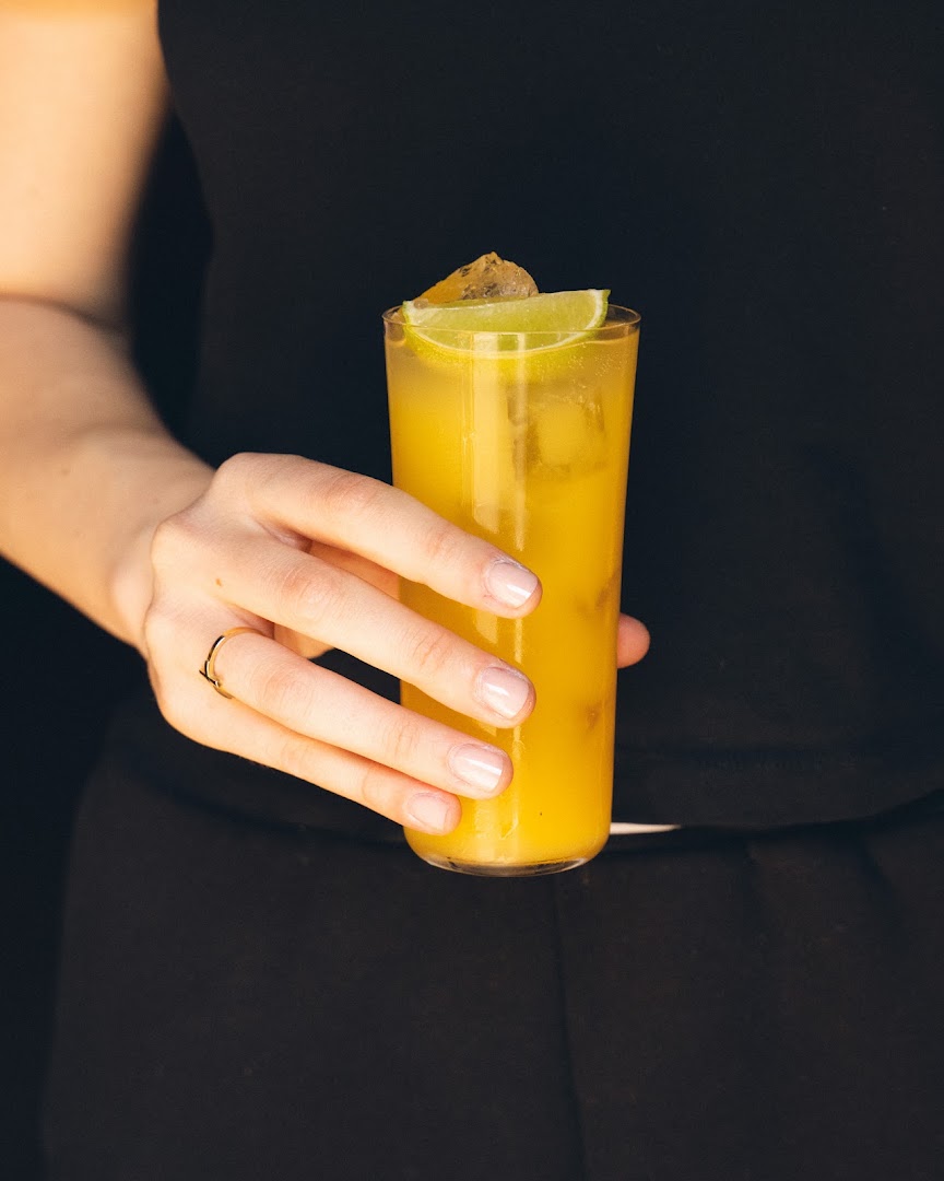KOI: professional, high-quality cocktail photo