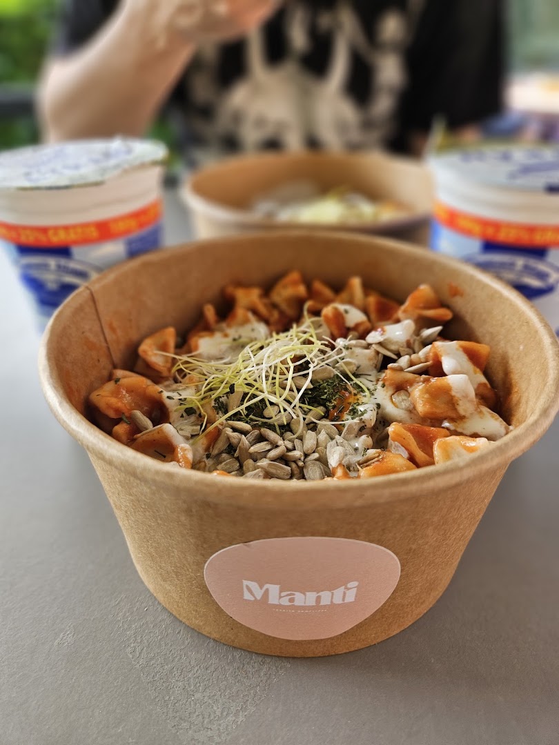 Manti: appetizing food photo with branding