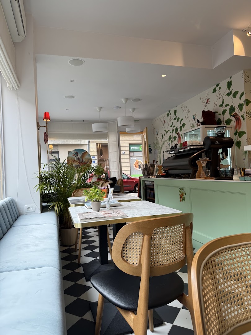 Marelica: inviting and clean interior shot