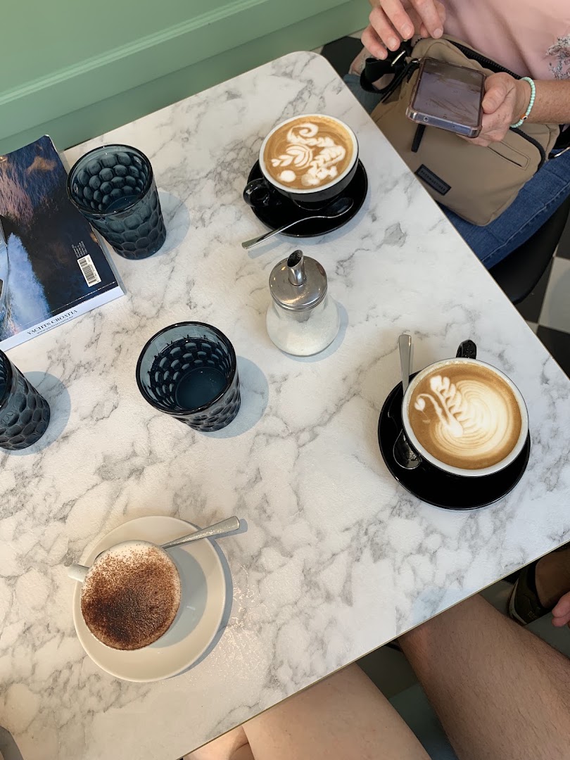 Marelica: appealing top-down brunch shot