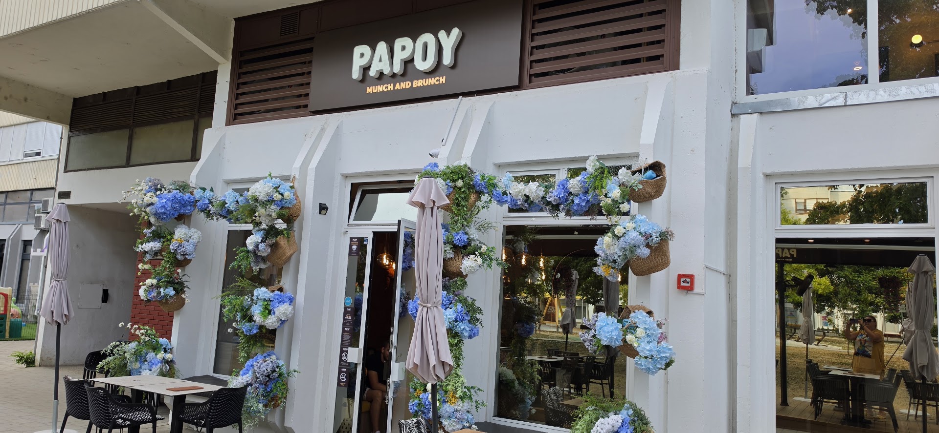 Papoy Munch & Brunch: clear, inviting exterior storefront photo
