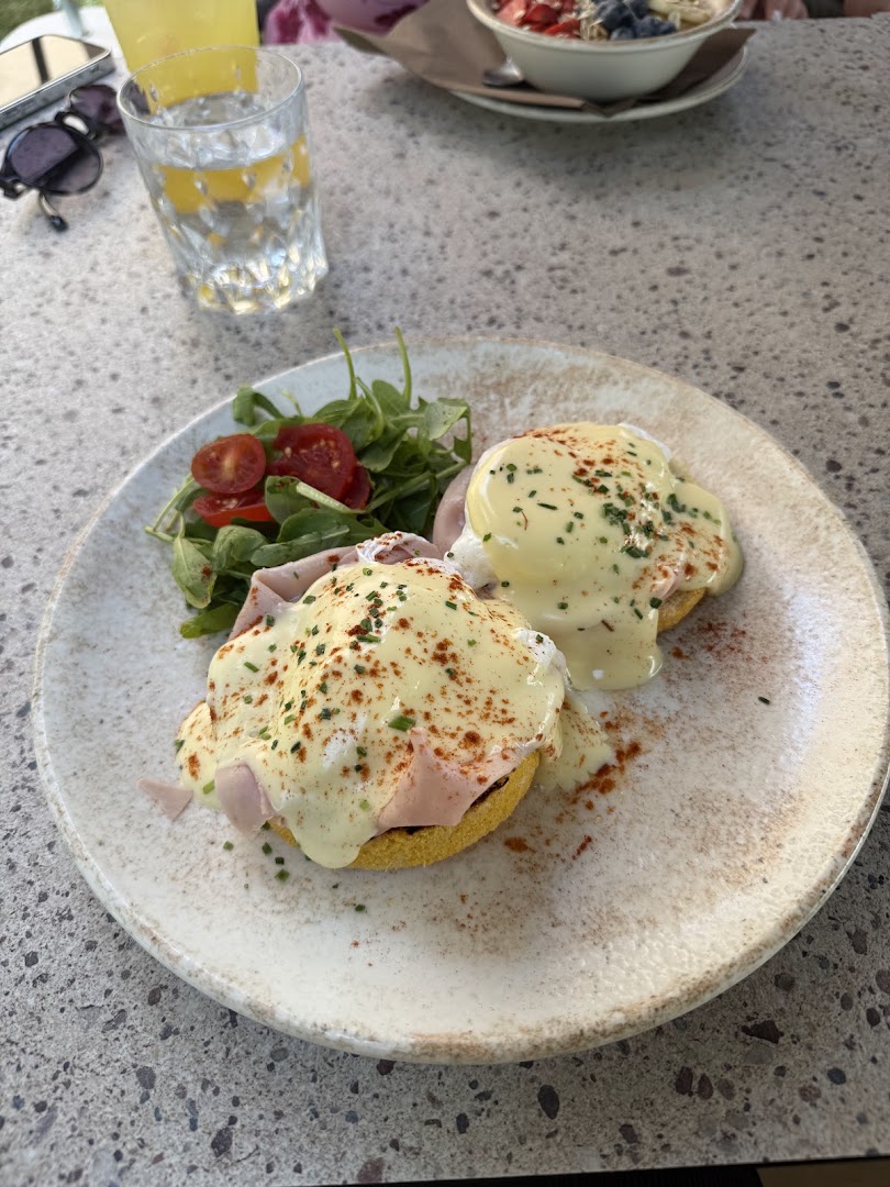 Papoy Munch & Brunch: appetizing photo of brunch dish