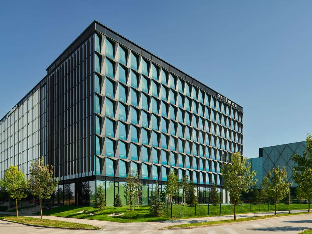 Pullman Zagreb: professional exterior architectural shot