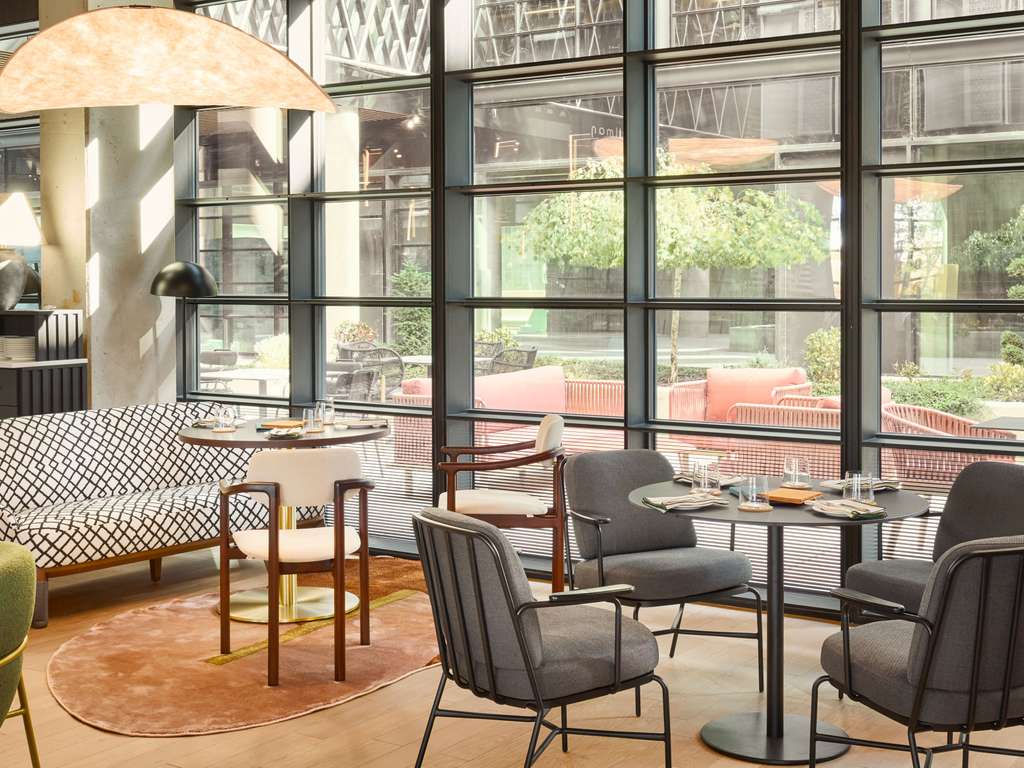 Pullman Zagreb: professional interior shot of hotel