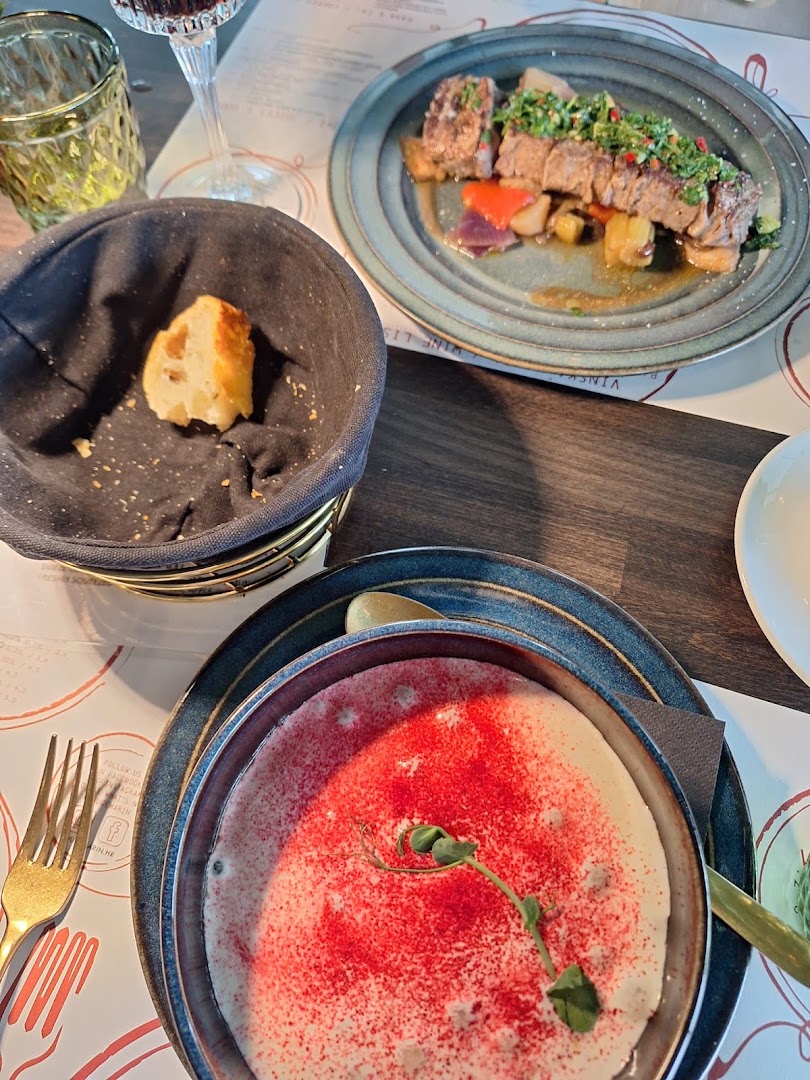 Rougemarin Bar&Ton: appetizing food photography