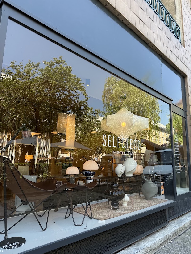 SELECTEDD Design Store: attractive storefront and product display