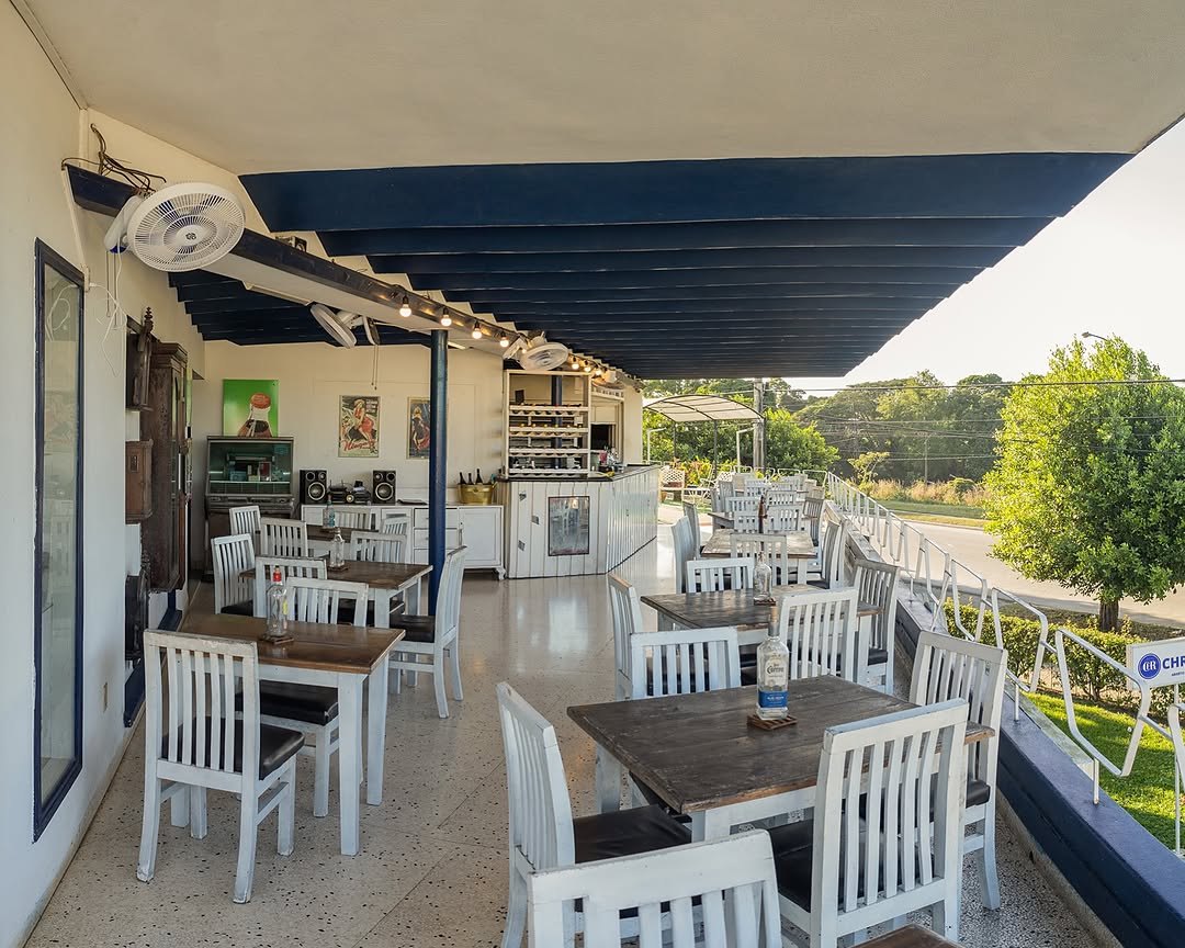 Chrono Restaurante-Bar: clear view of restaurant terrace
