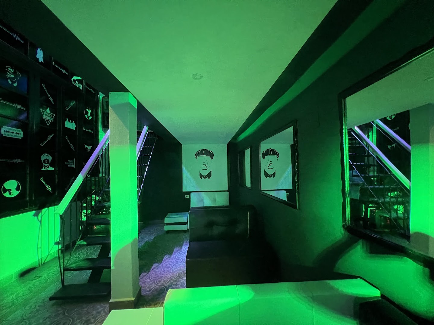 Extasis Bar: venue interior and atmosphere