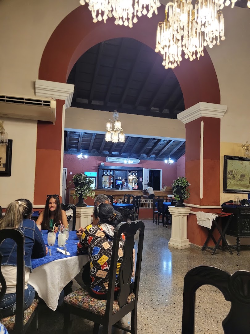 La Volanta: restaurant atmosphere and interior