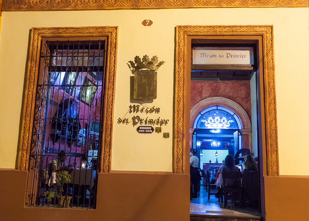 Mesón del Príncipe: attractive exterior view of restaurant