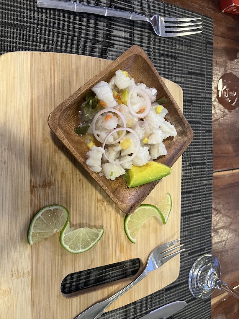 2212 Restaurant & Bar: appetizing food presentation