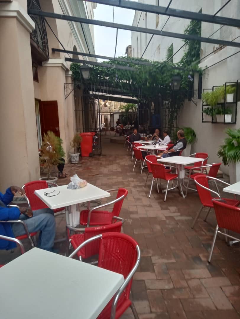 Café Teatro Terry: pleasant outdoor venue atmosphere