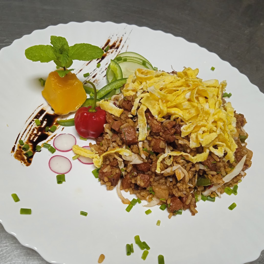Debut Restaurante: appetizing, well-presented food dish