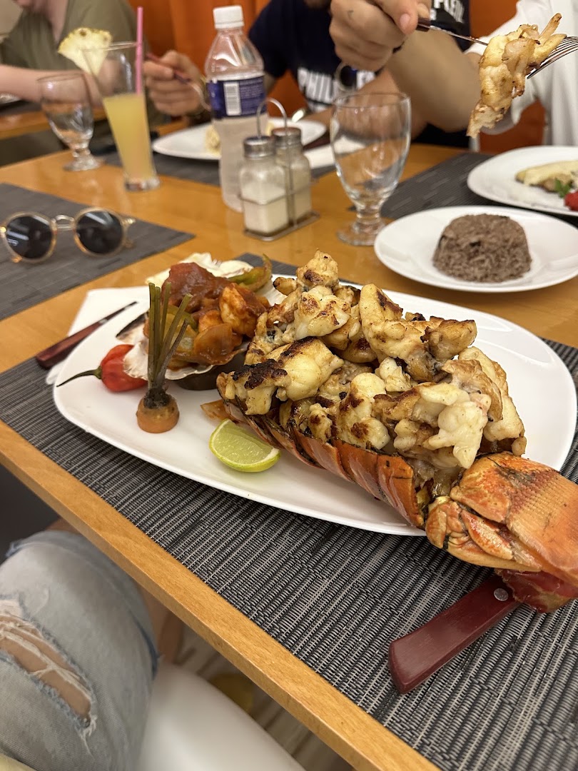 Restaurante 40&41: appetizing food photo at restaurant