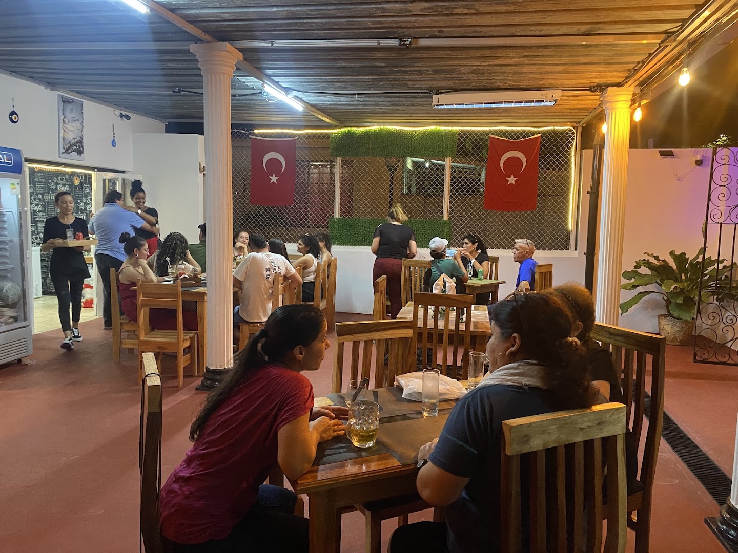 A La Turca: venue atmosphere and patrons