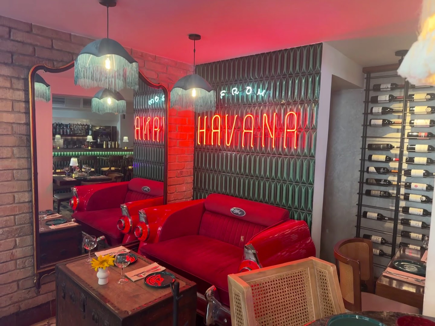 Antojos: attractive interior with unique decor