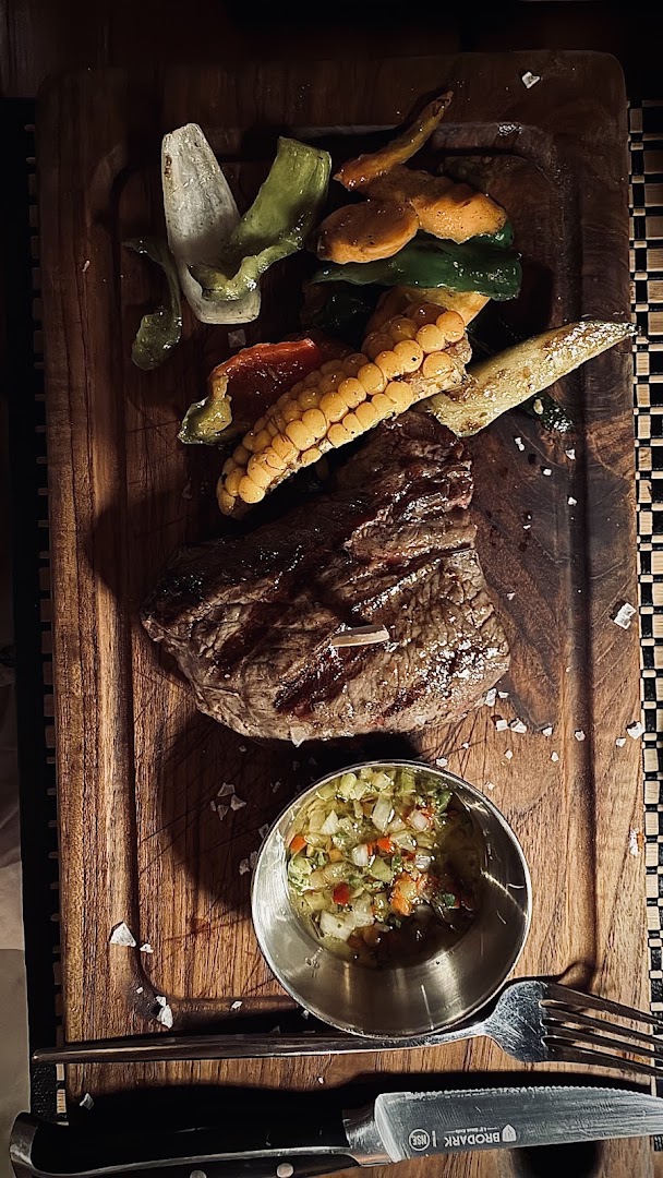 Fuego Lento Steakhouse: appetizing, high-quality food photography
