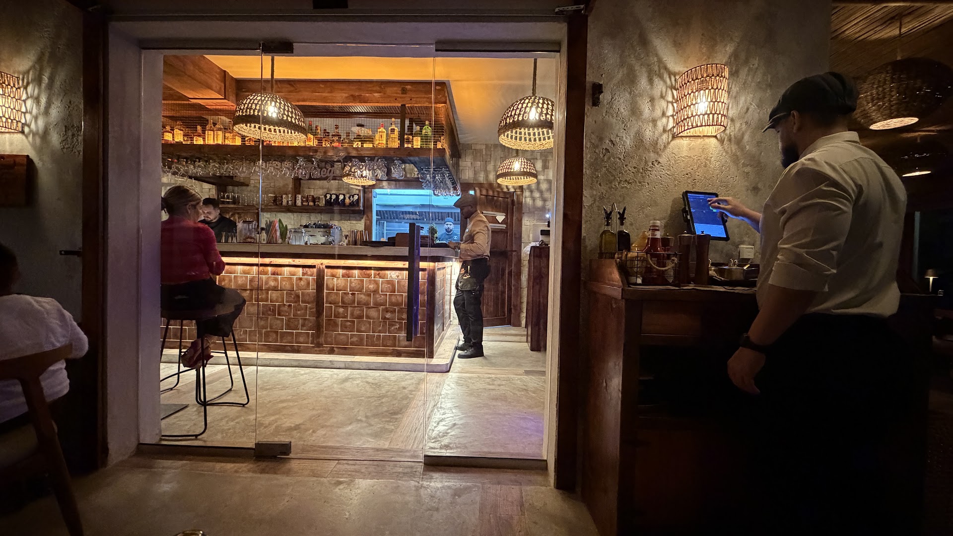 Fuego Lento Steakhouse: inviting atmosphere and professional quality