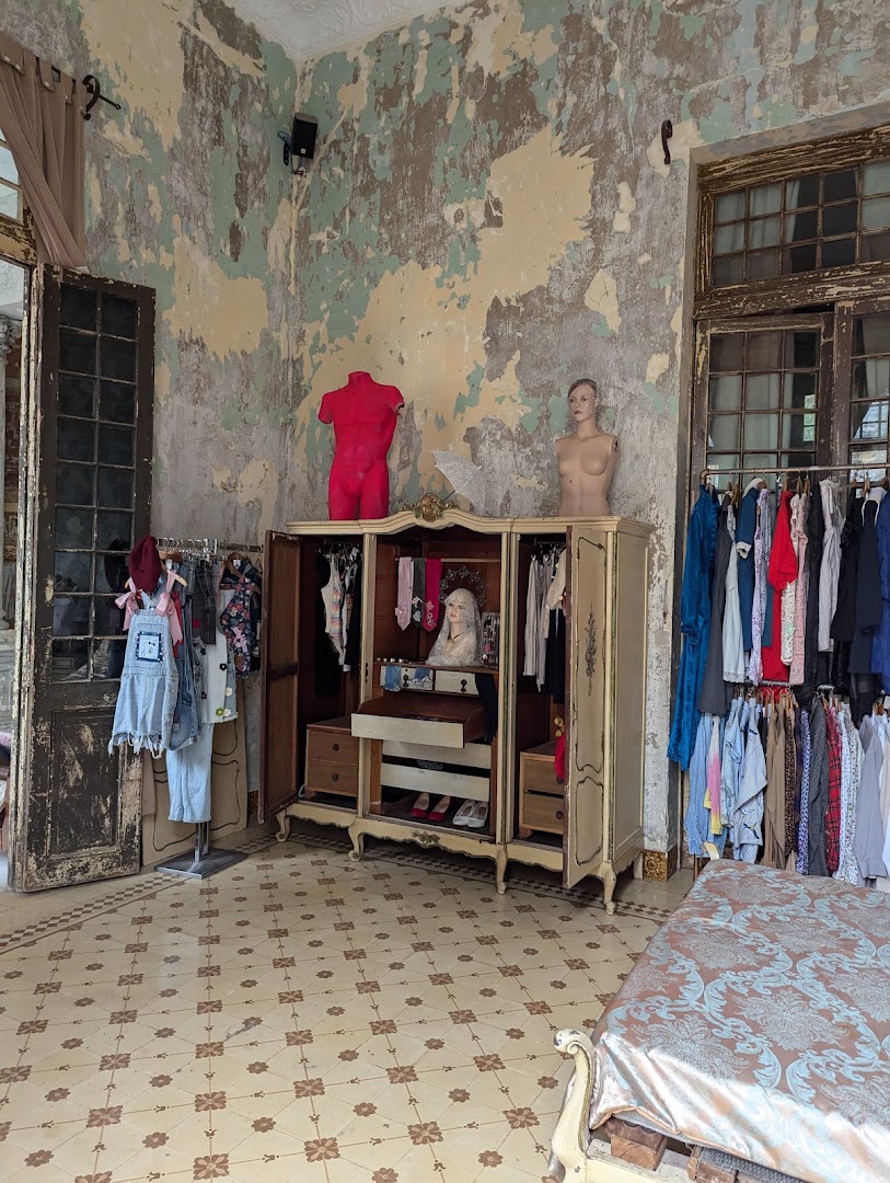 Guermantes: shop interior and products