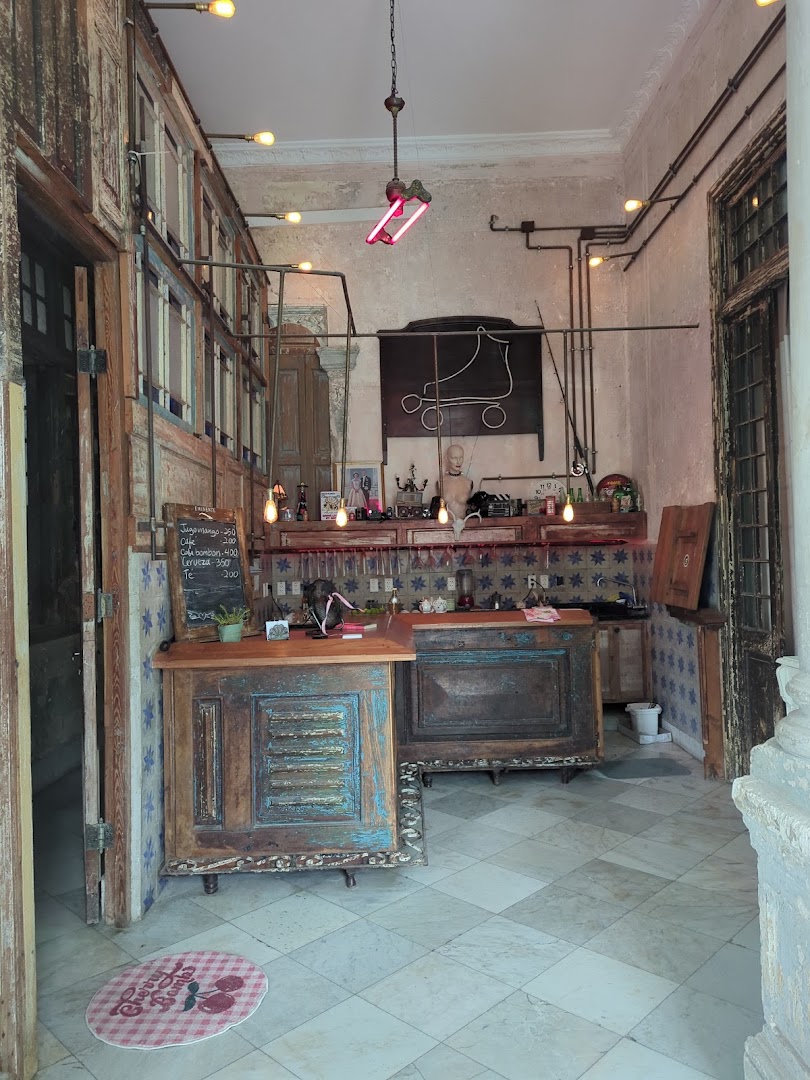 Guermantes: shop interior and atmosphere