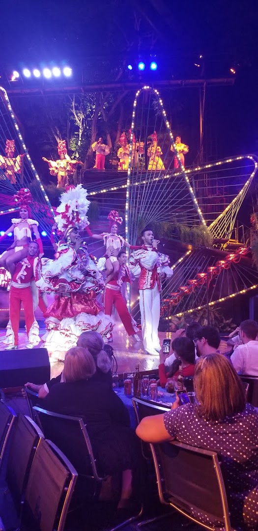 King Bar: lively venue entertainment atmosphere