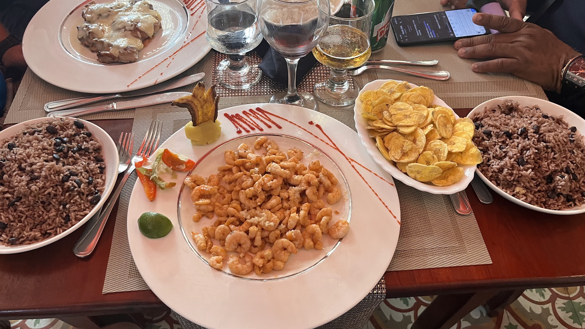 1910 Restaurante & Bar: appetizing food presentation and quality