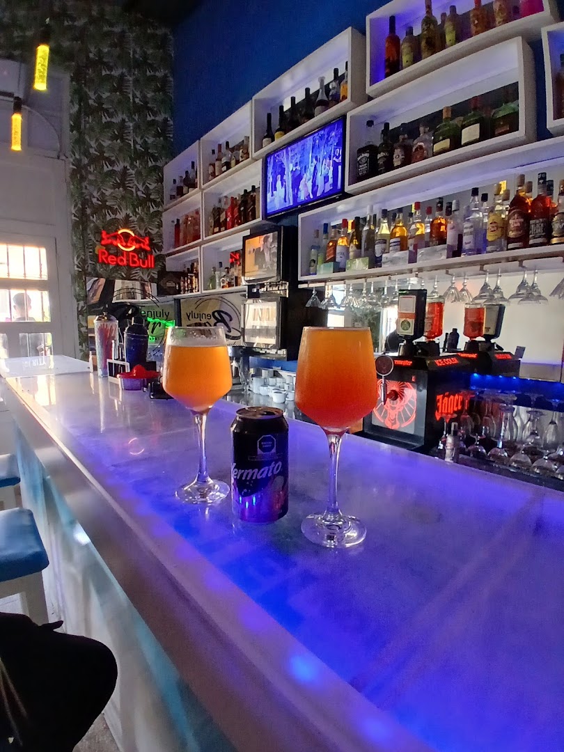 Benjuly Bar: clear, inviting bar atmosphere photo