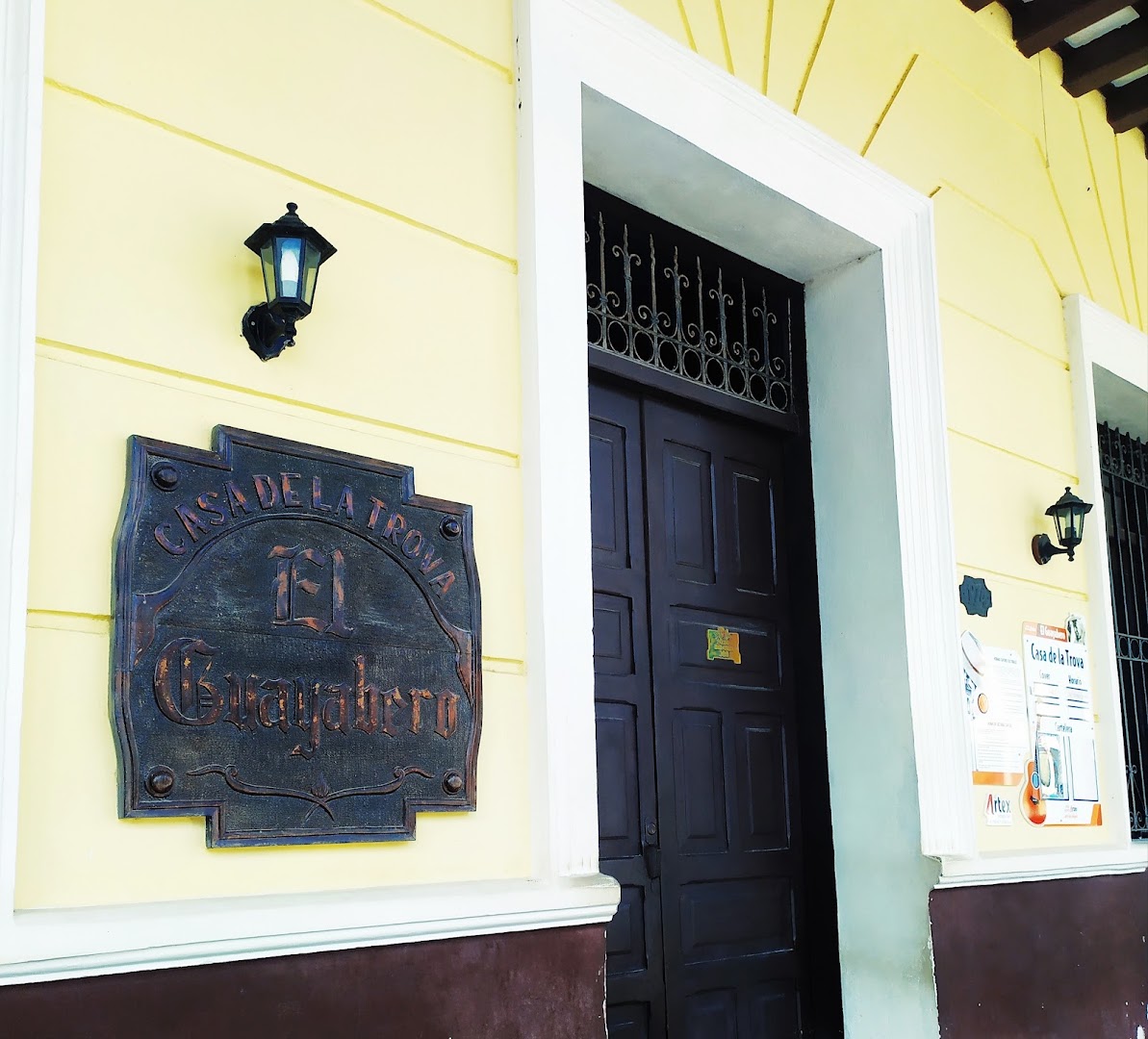 Casa de la Trova "El Guayabero": clear photo of venue entrance