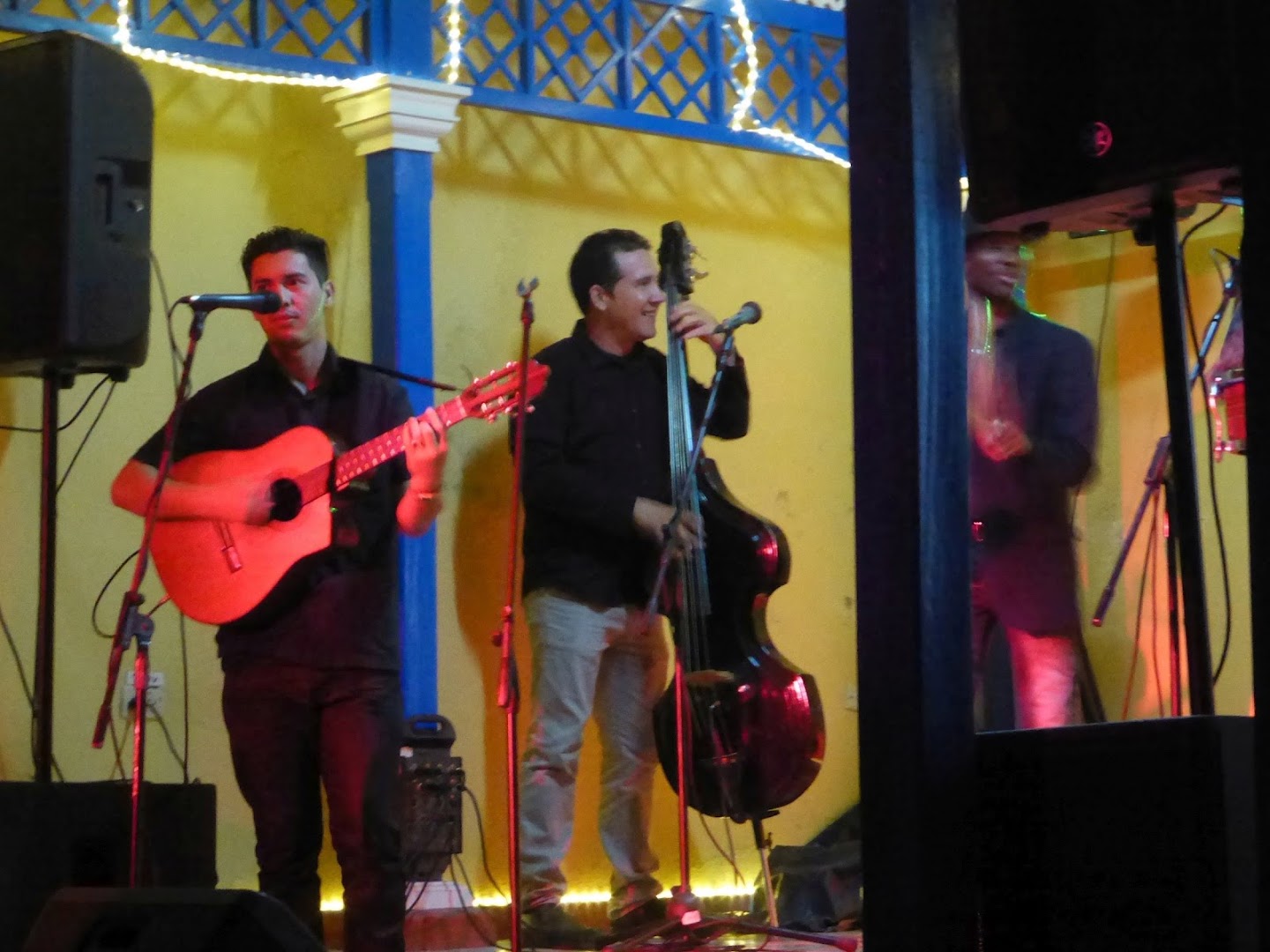 Casa de la Trova "El Guayabero": live musical performance atmosphere