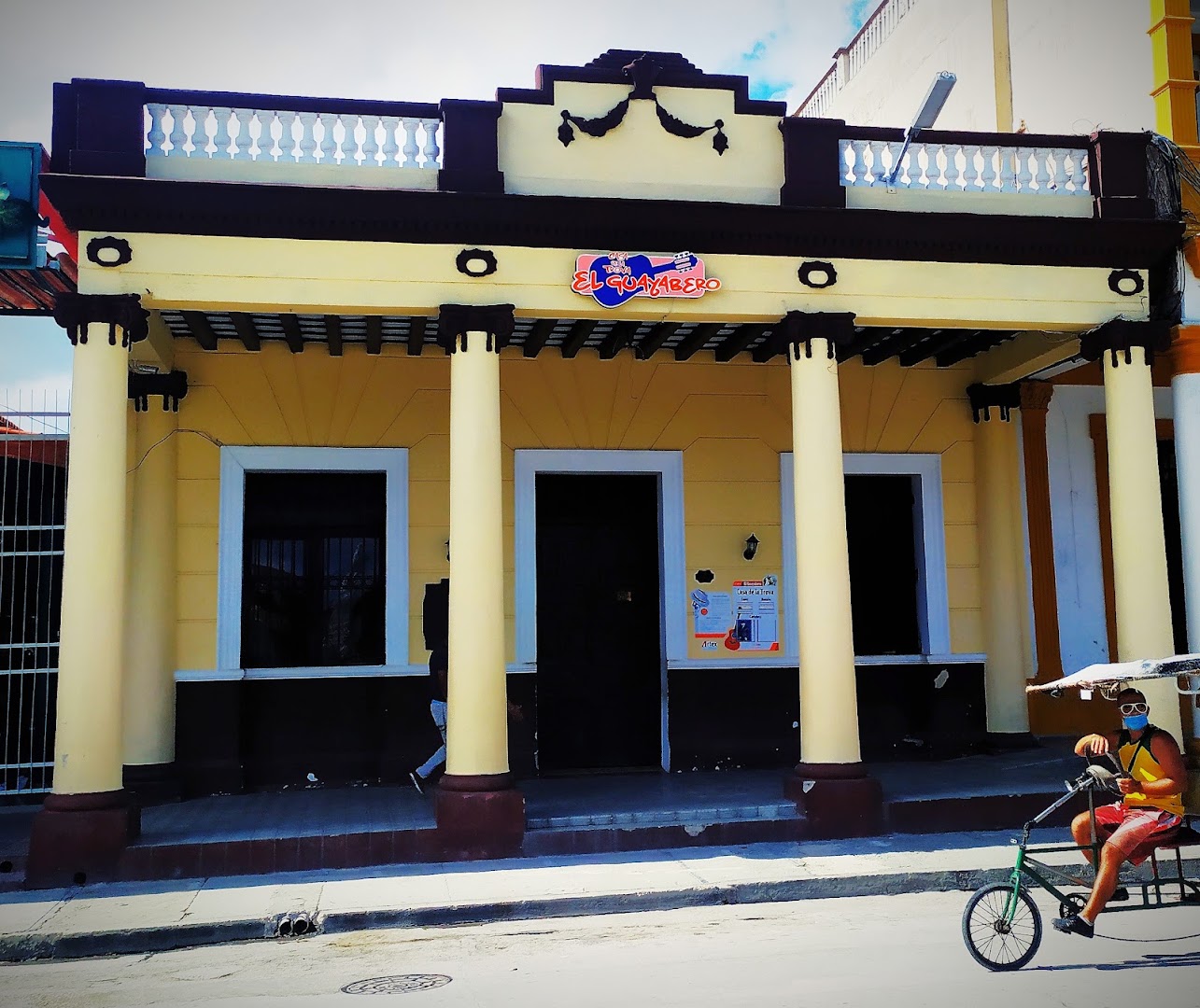 Casa de la Trova "El Guayabero": clear exterior view of venue