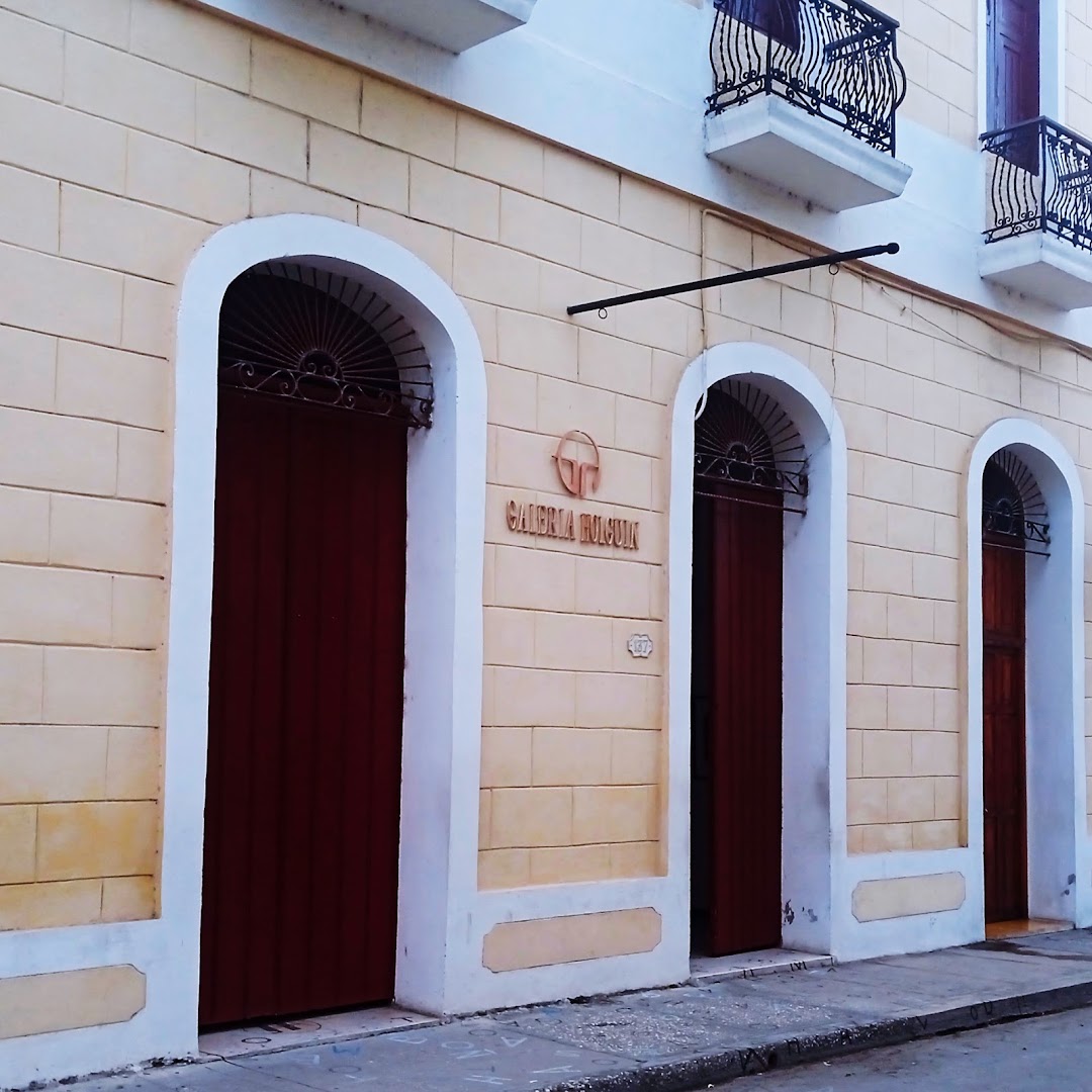 Galería Holguín: clear exterior view of gallery