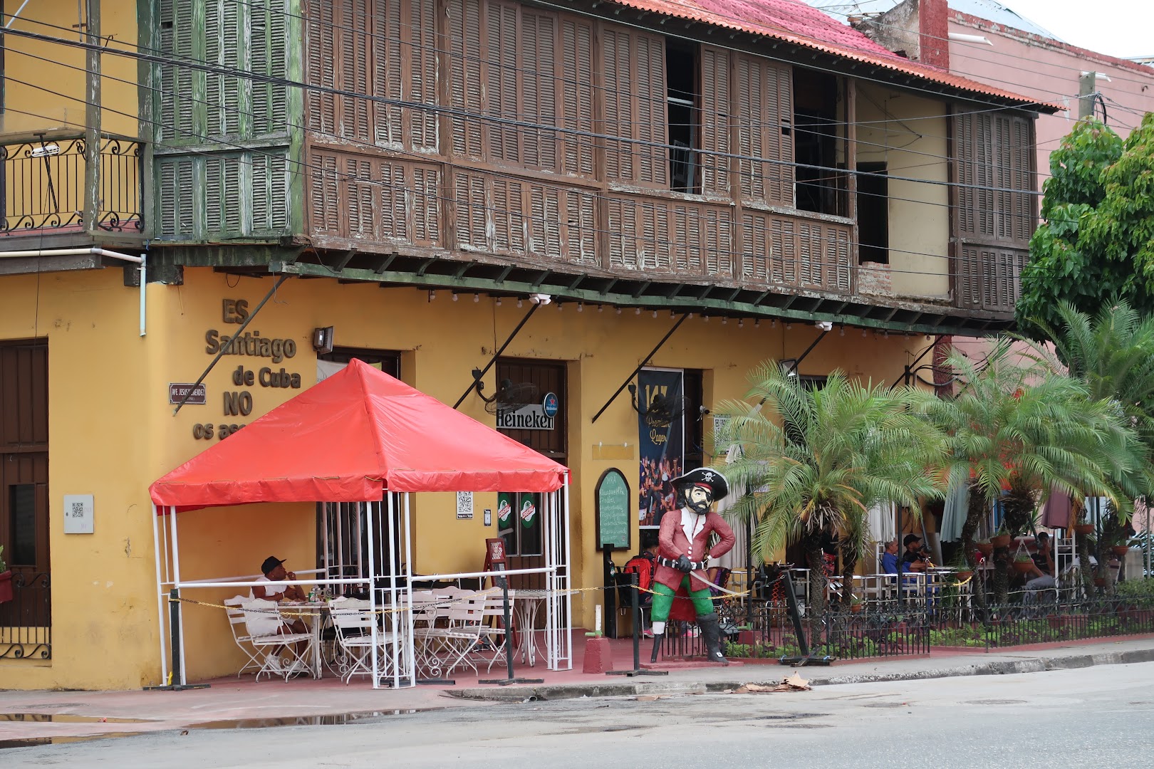 Bar-Cafetería M'ka: clear exterior view of venue