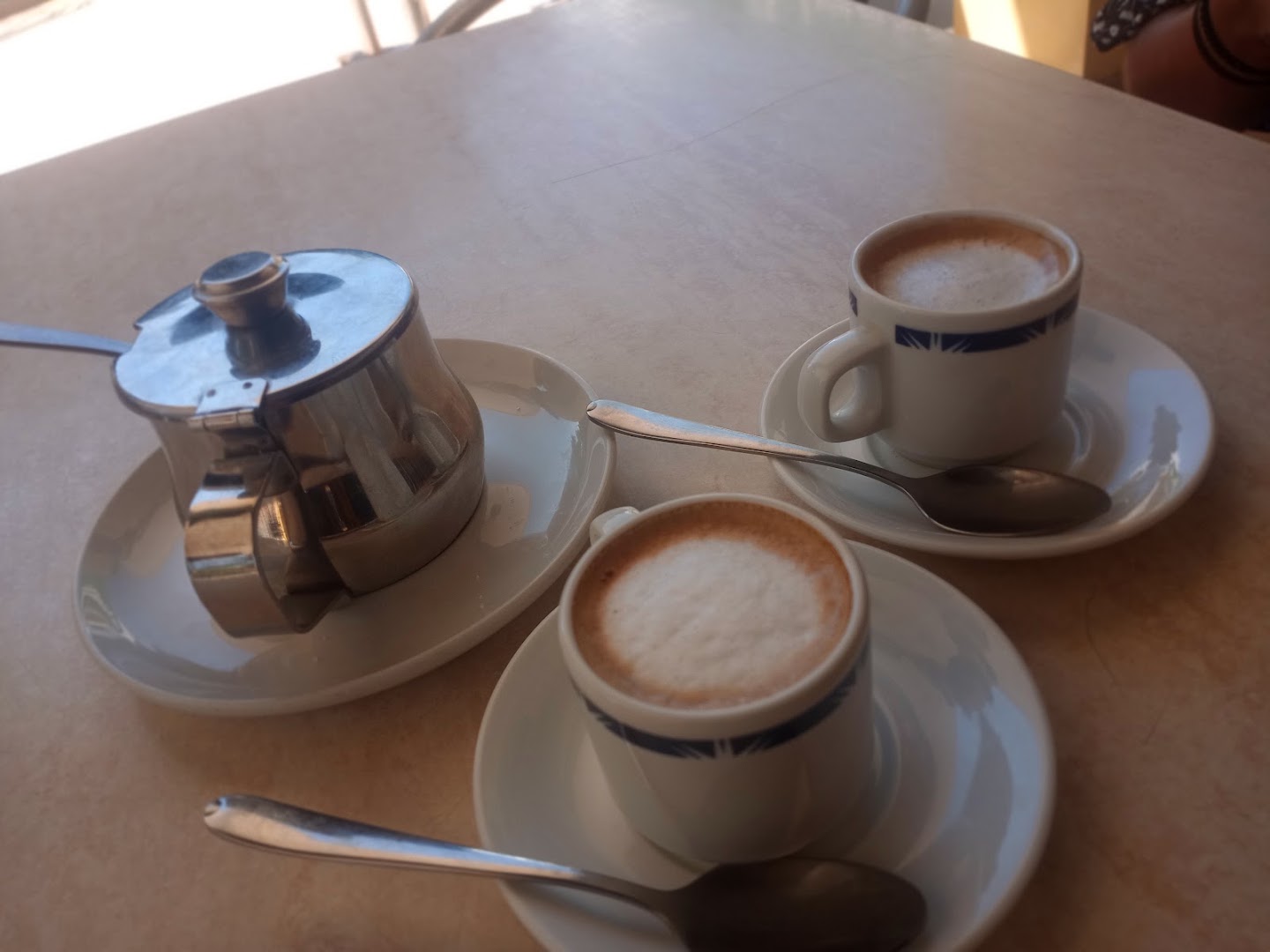 Café Palmares: clear photo of served coffee