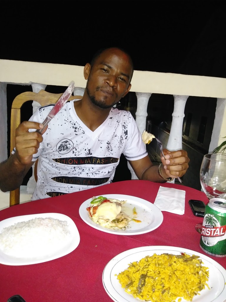 El Balcón de Ana: customer enjoying meal at restaurant