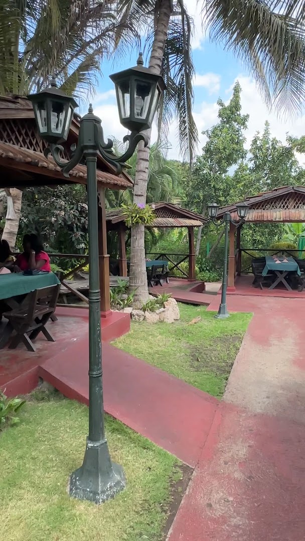 El Palenquito: pleasant restaurant outdoor seating