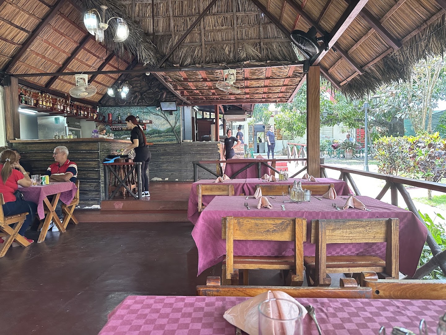 El Palenquito: clear view of restaurant atmosphere