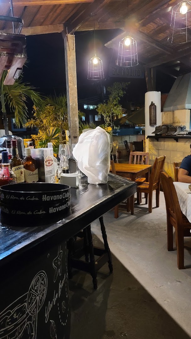 La Cabaña: inviting restaurant atmosphere and decor