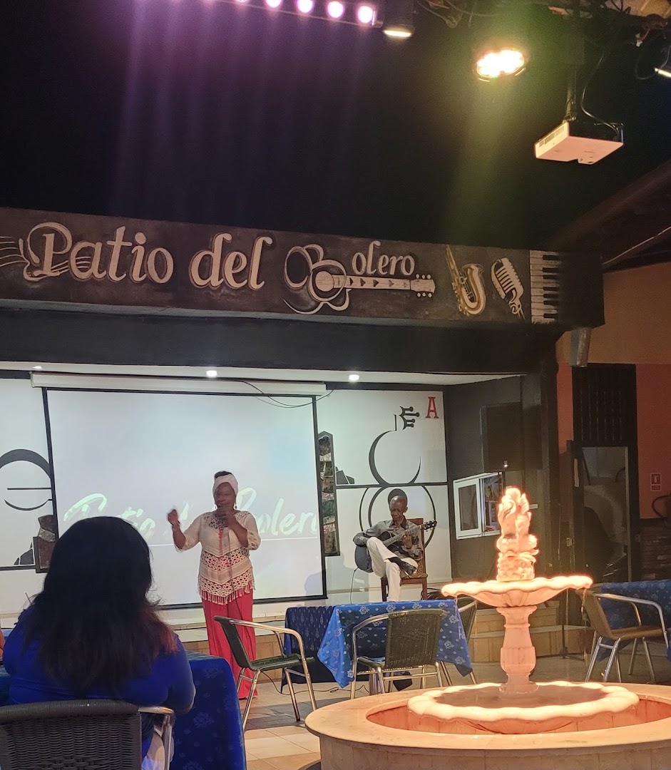 Restaurante Don Antonio: live music venue atmosphere