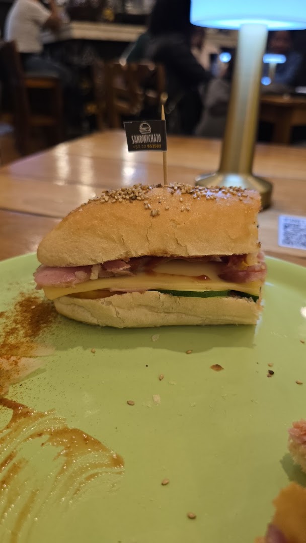 Sandwichazo Bar Café: appetizing photo of restaurant food