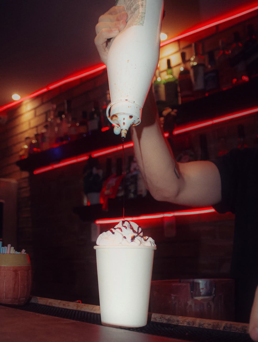 La Botija: appealing shot of drink preparation
