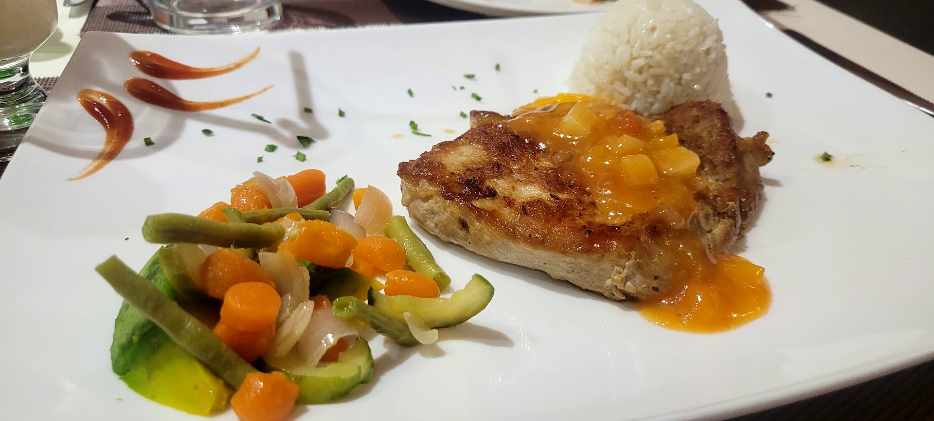 43.5 Bar Restaurante Cafetería: appetizing, well-presented restaurant dish