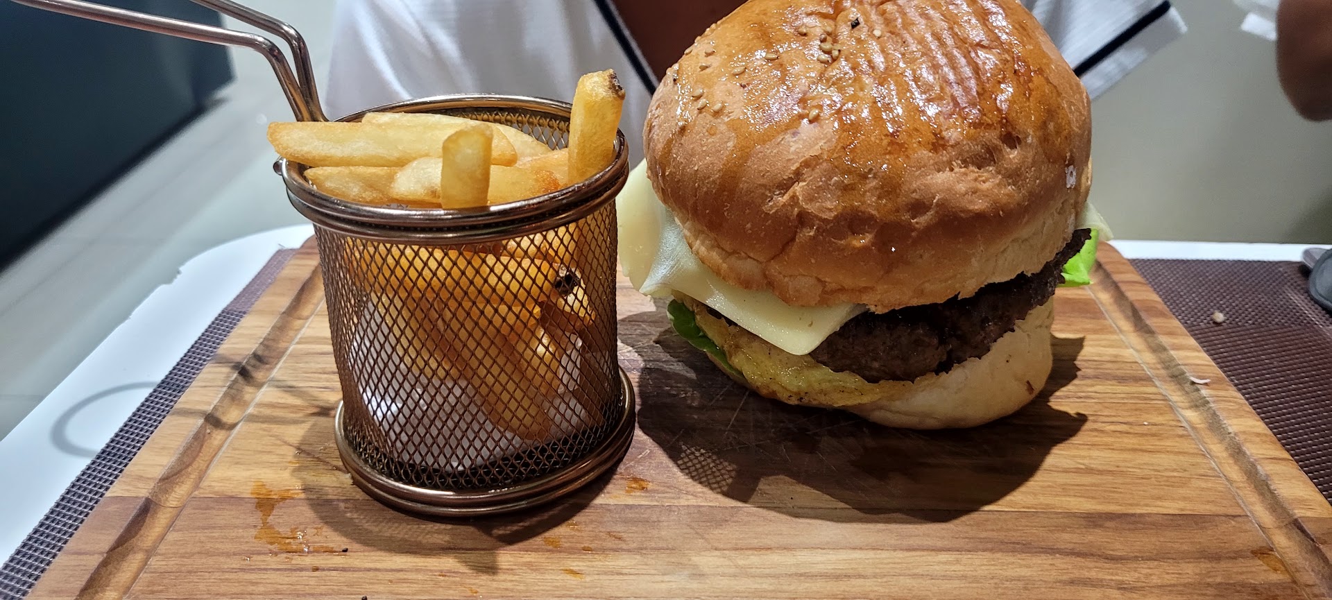 43.5 Bar Restaurante Cafetería: appetizing food presentation