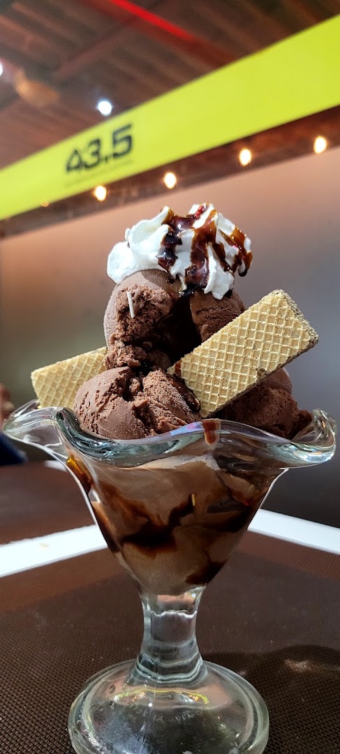 43.5 Bar Restaurante Cafetería: appetizing photo of served dessert