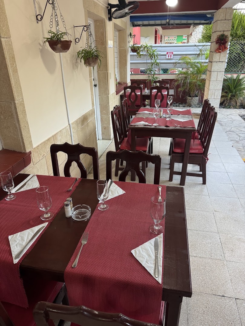 Don Alex: clear photo of restaurant seating