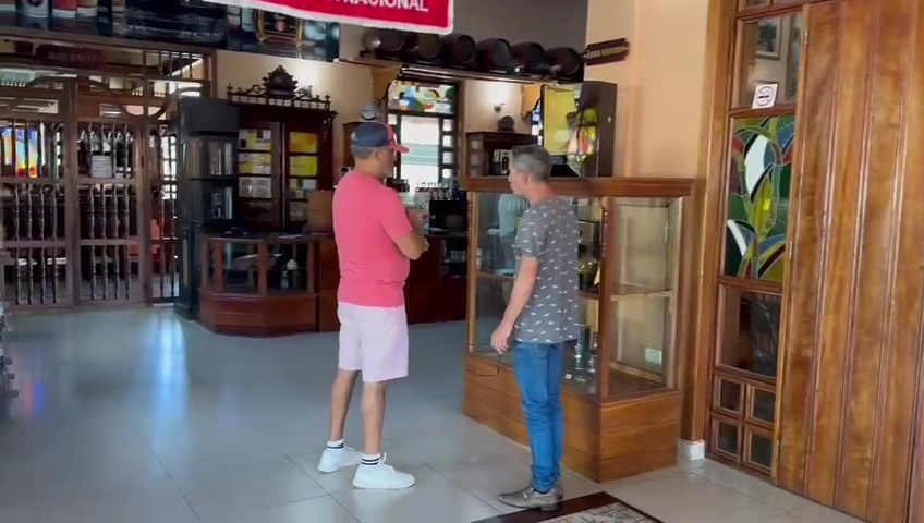 La Casa del Ron: clear view of shop interior