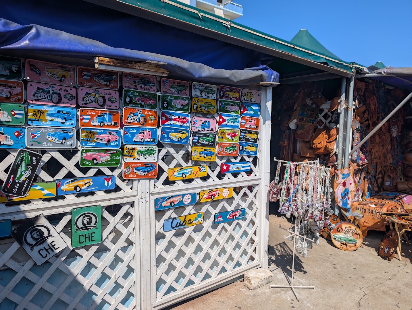 Varadero Street Market: clear display of shop products